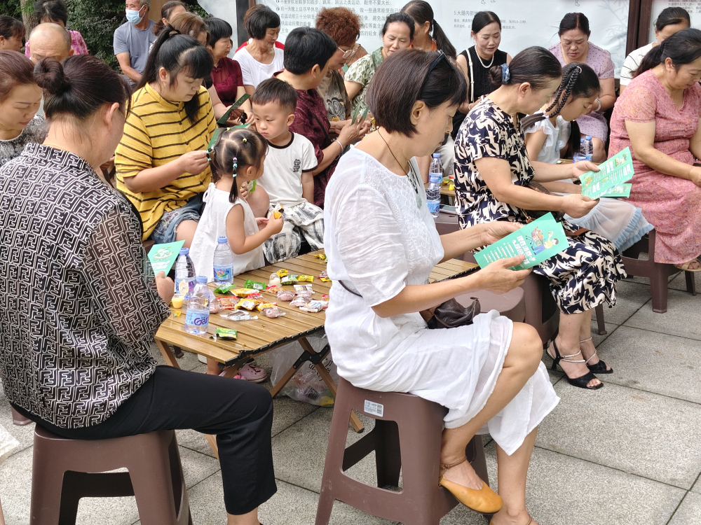 “践行分类助世运，绿色低碳树新风” 黄石社区垃圾分类主题活动