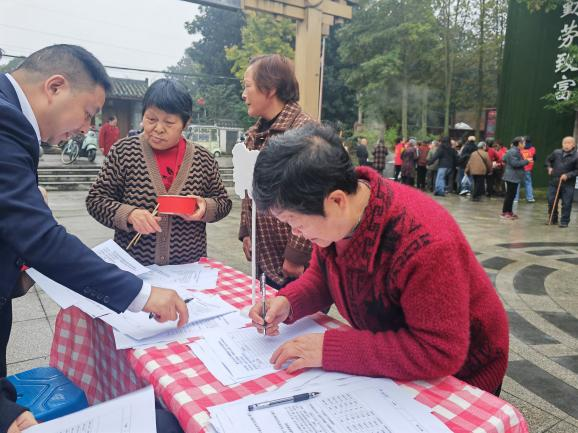 黄石社区“垃圾分类人人参与，美好环境共建共享”垃圾分类主题活