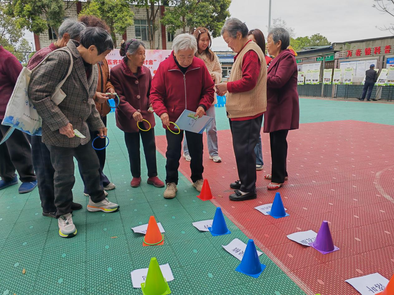 “智慧城管数字赋能 贯彻《条例》践行分类”温江区万春镇黄石社