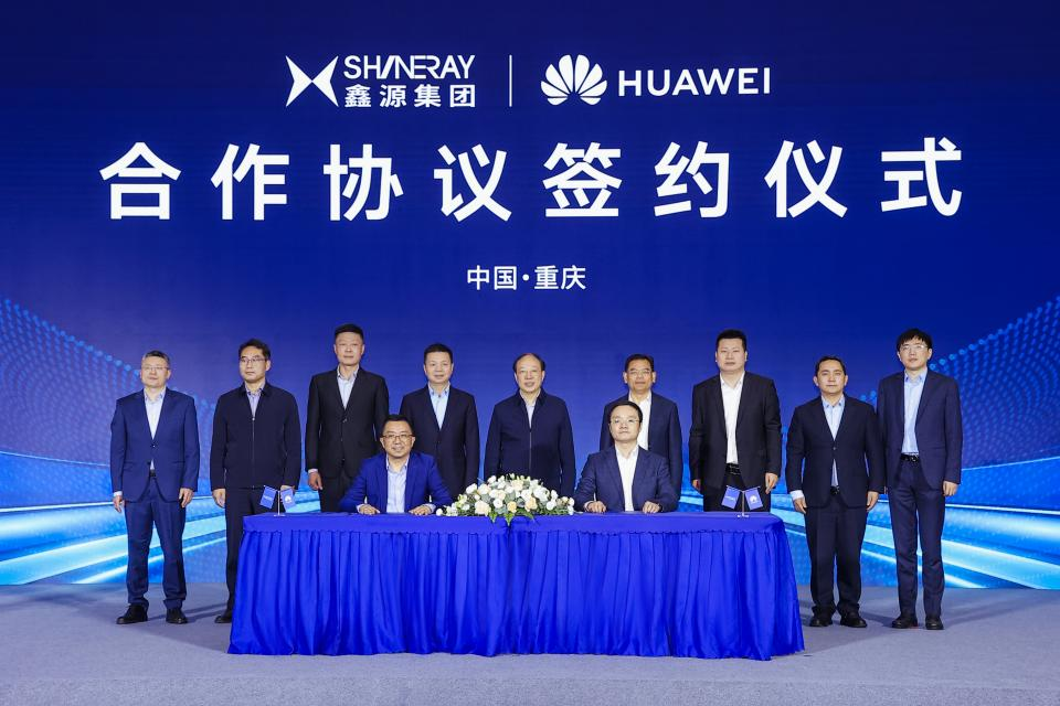 智造只是第一步，鸿蒙座舱才是华为联手鑫源的终极杀招？