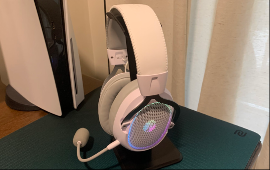百元到中端头戴游戏耳机实测：音质与定位真能兼得？